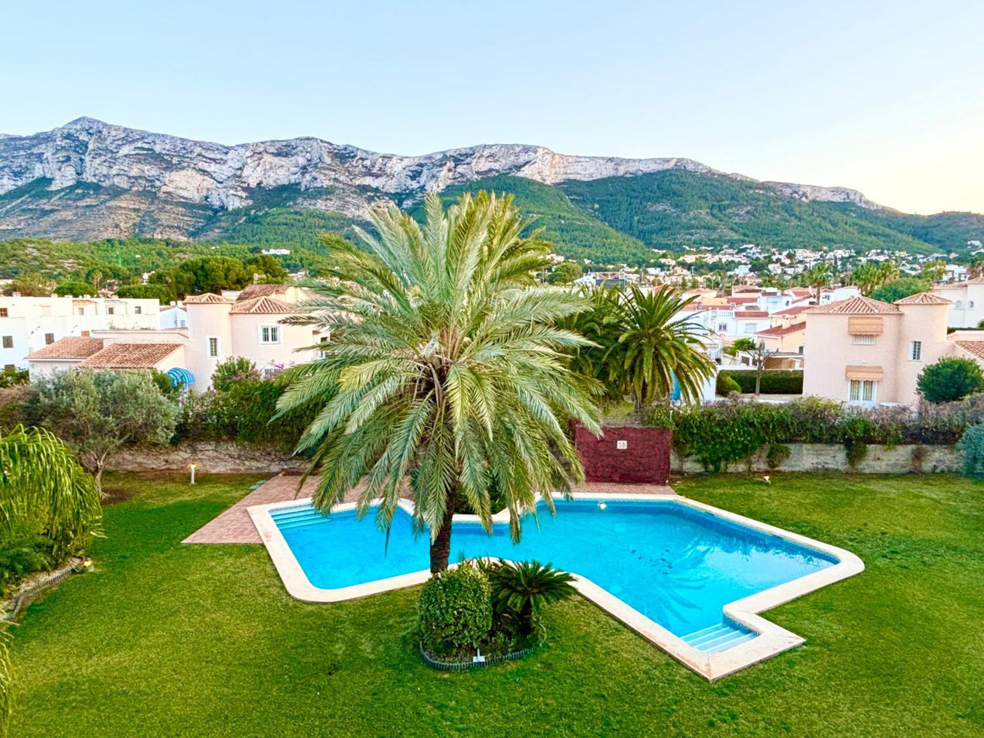 Hoteltype Penthouse 2 Beds, Parking, Wifi & Pool Stunning Views * Denia