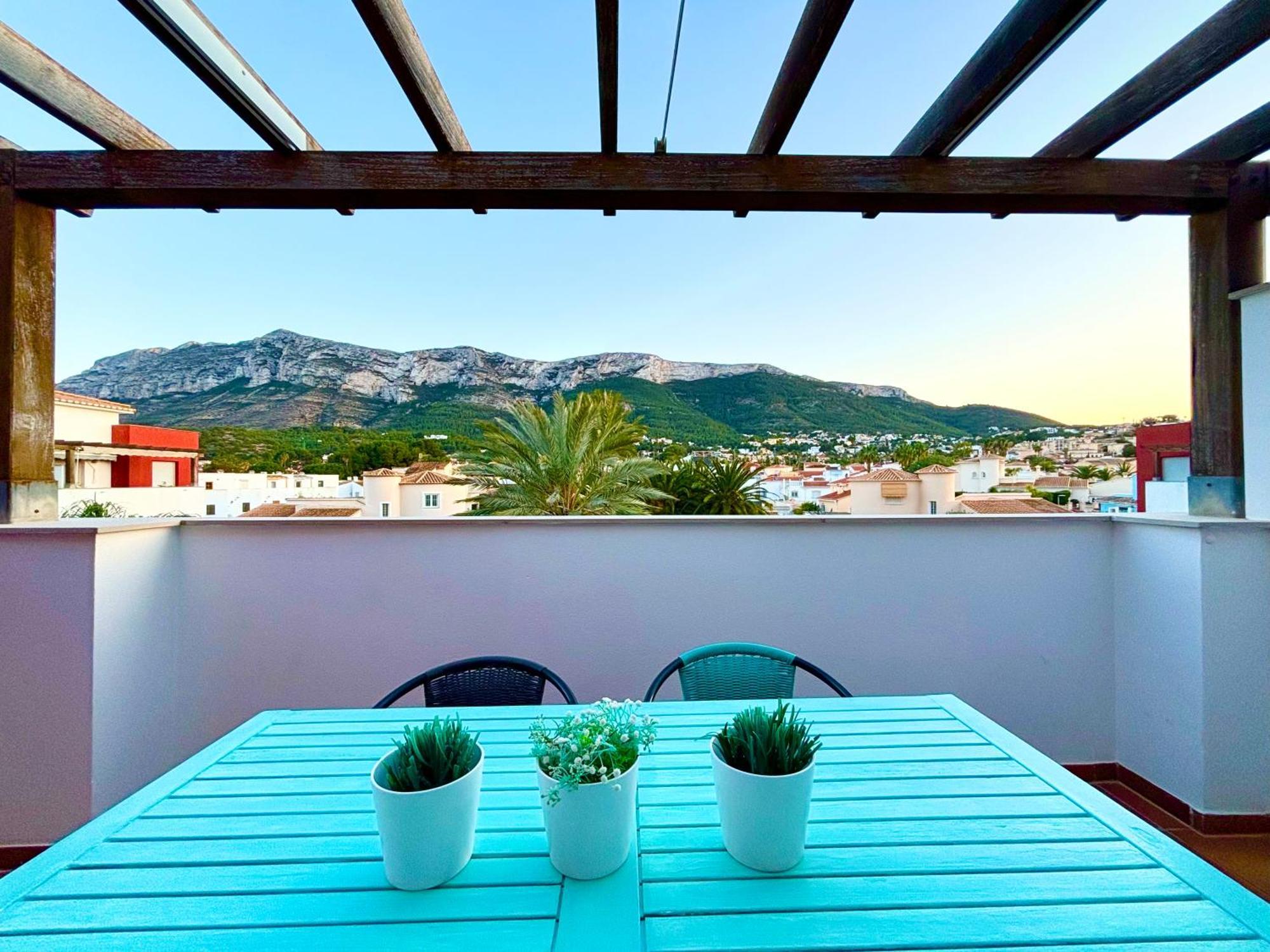 Hoteltype Penthouse 2 Beds, Parking, Wifi & Pool Stunning Views Apartament Denia