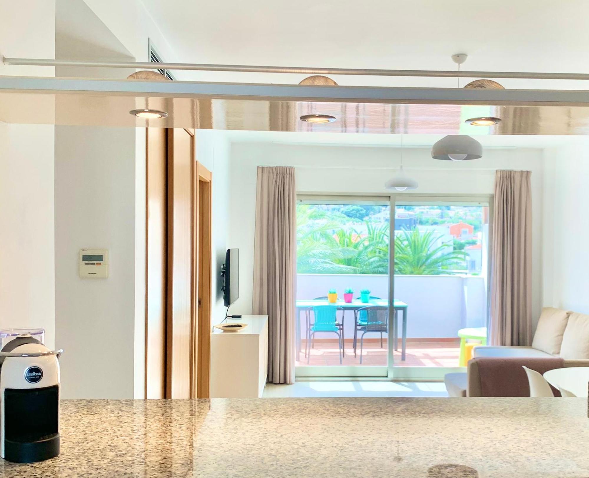 Hoteltype Penthouse 2 Beds, Parking, Wifi & Pool Stunning Views
