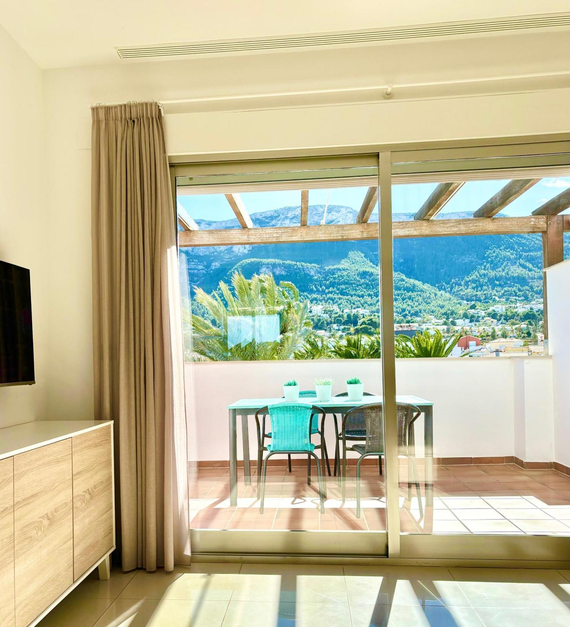 Apartment Hoteltype Penthouse 2 Beds, Parking, Wifi & Pool Stunning Views