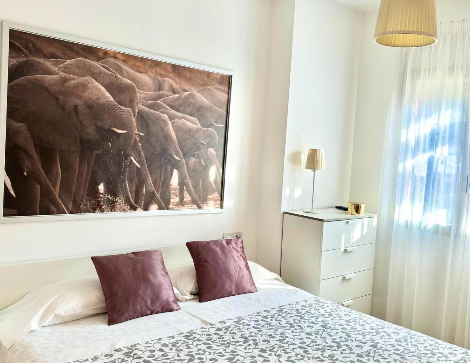 Hoteltype Penthouse 2 Beds, Parking, Wifi & Pool Stunning Views *