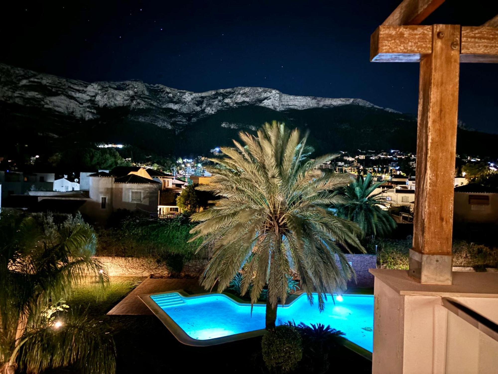Hoteltype Penthouse 2 Beds, Parking, Wifi & Pool Stunning Views Denia