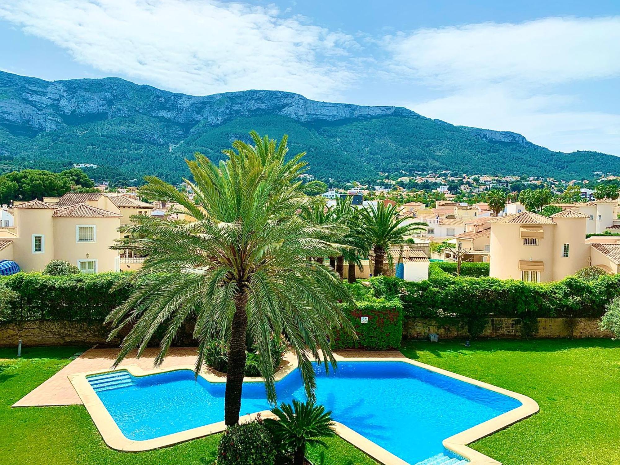 Hoteltype Penthouse 2 Beds, Parking, Wifi & Pool Stunning Views * Denia