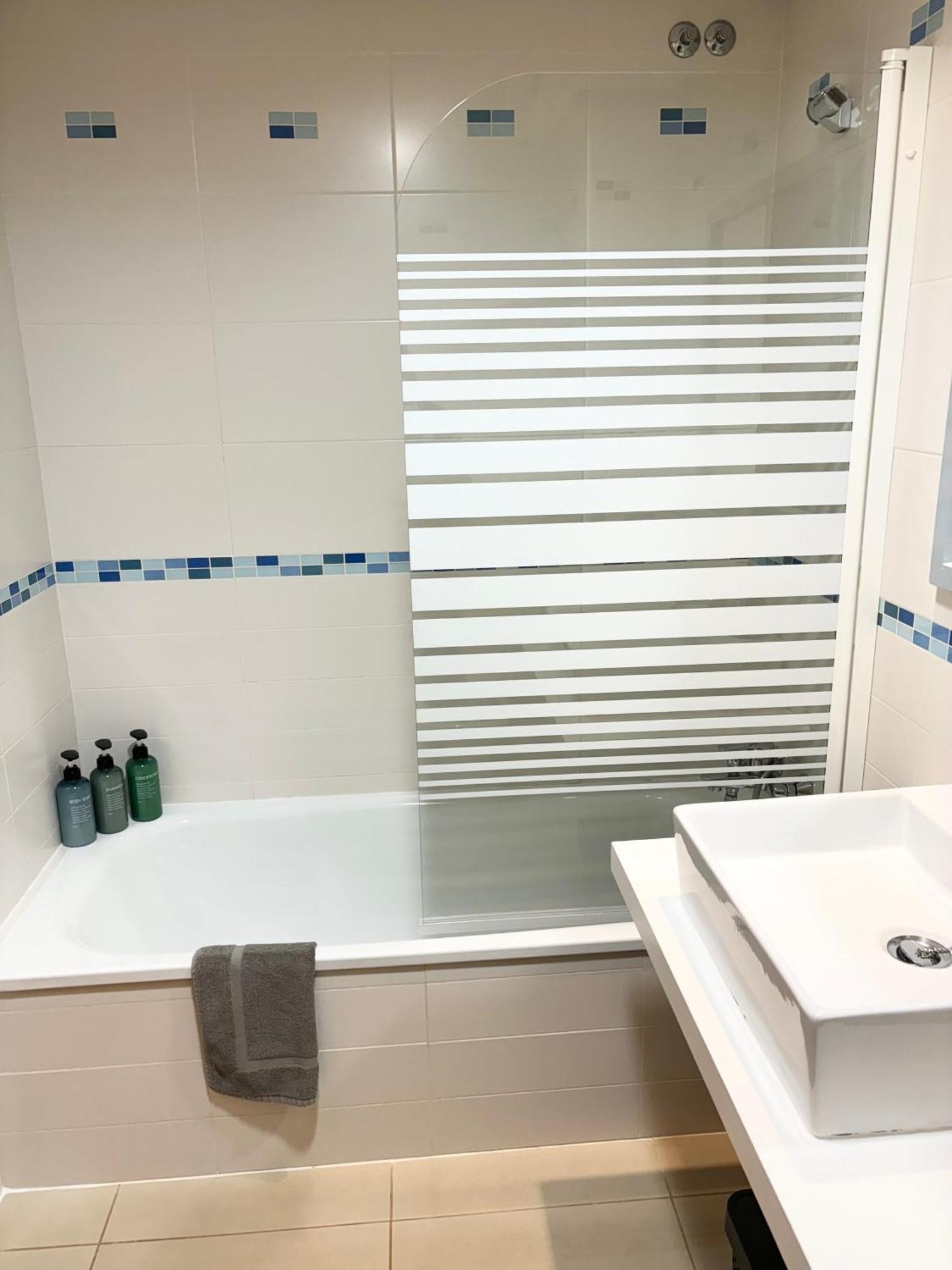 Hoteltype Penthouse 2 Beds, Parking, Wifi & Pool Stunning Views * Denia
